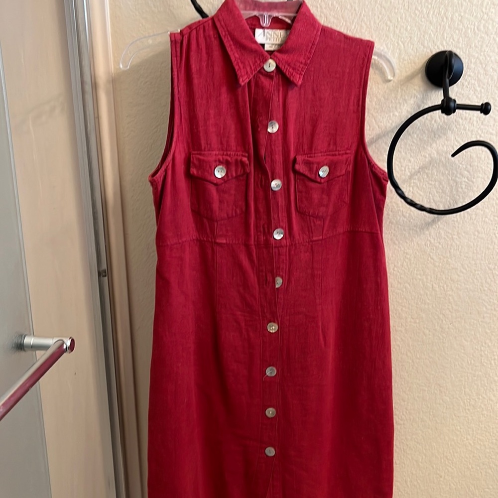 Sleeveless dress